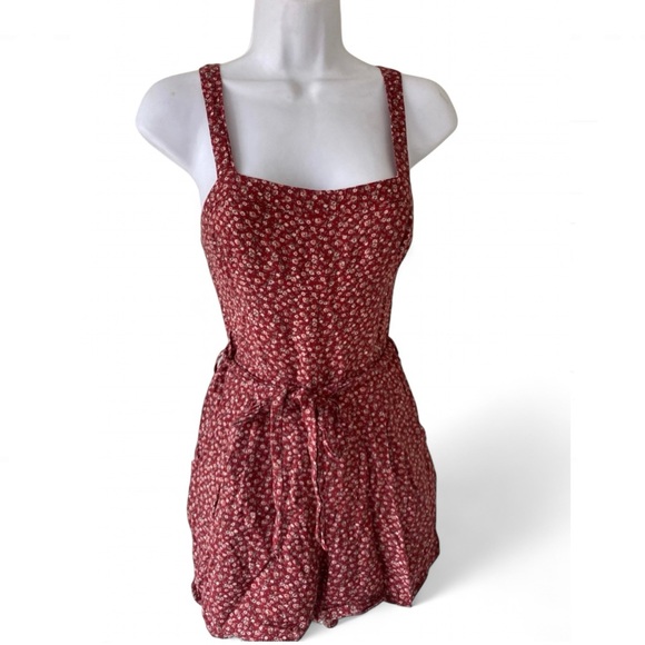 Hollister Pants - Hollister Red romper Size Medium